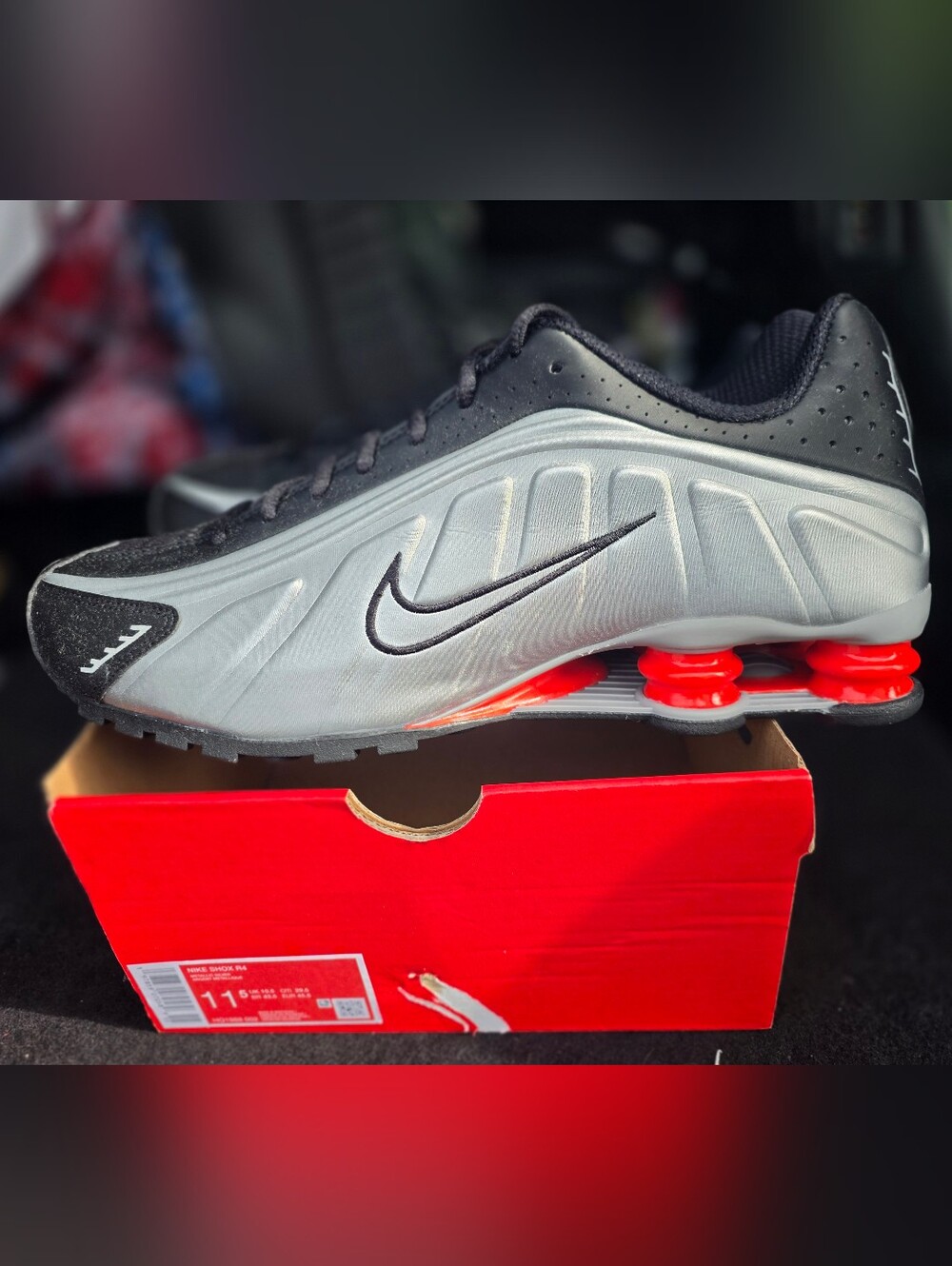 Nike SHOX R4 SILVER with Black And Red Accents